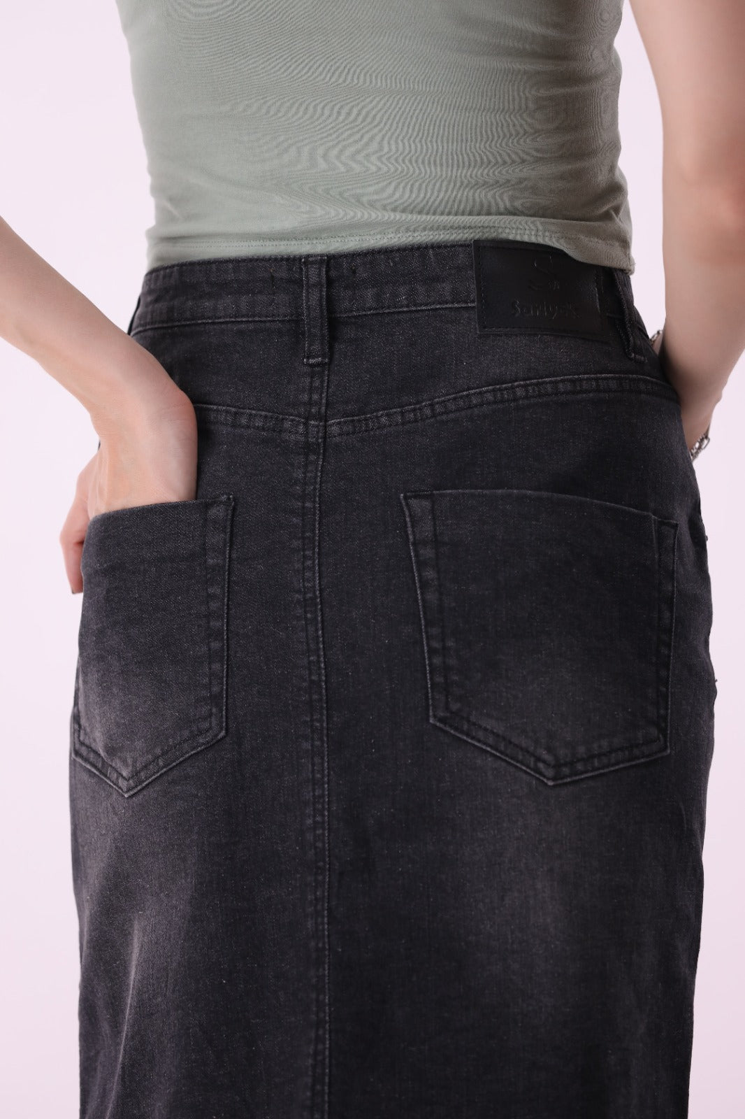 Sariyo's Women's Denim Skirt | Black Wash